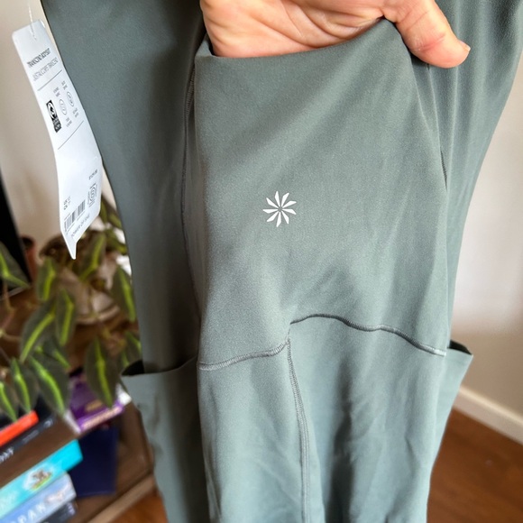 NWT Athleta Transcend bodysuit in Bali green XS - Picture 13 of 14